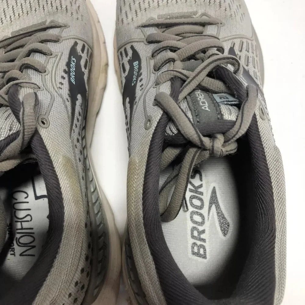 Brooks Women’s Adrenaline GTS 21 Running Shoes Gray, Size 7.5 M.